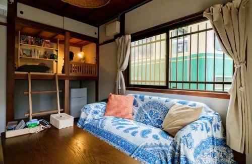 Koshigoe Apartment | 江ノ電の線路沿いで過ごす古民家ステイ 海まで3分 一棟貸し film koshigoe
