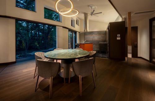 Karuizawa Villa | The Villa Nobilis Karuizawaーノビリス軽井沢ー表情の違う2棟のヴィラ