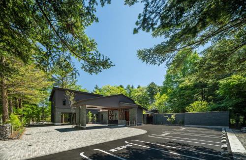 Karuizawa Villa | The Villa Nobilis Karuizawaーノビリス軽井沢ー表情の違う2棟のヴィラ