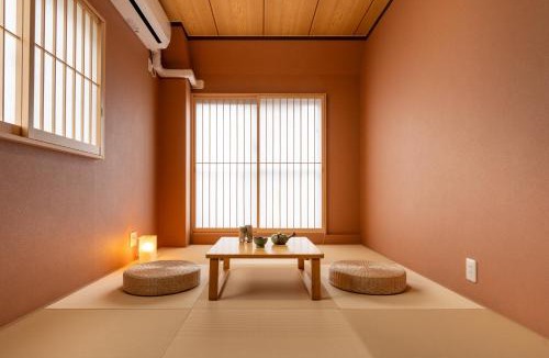 Kameari House | 3 Bedrooms House for 6, Limousine bus to Haneda Airport, Direct bus to Disney, 2-minute walk to the station, 2 toilets, Netflix