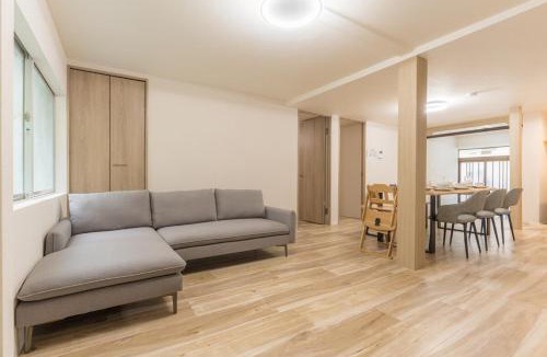 Nishiyodogawa-ku Apartment | 3min Walk to Himejima Up to 16 Guests