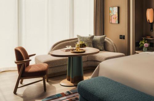 Chiyoda Hotel | Four Seasons Hotel Tokyo at Marunouchi
