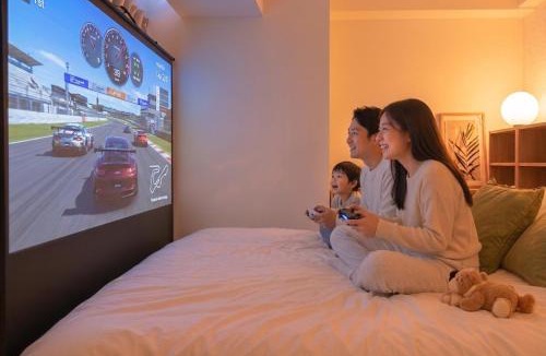 Chinatown Apartment | SHIKA HOME Yokohama Chinatown King Bed Projector PS4 Kitchen Washer
