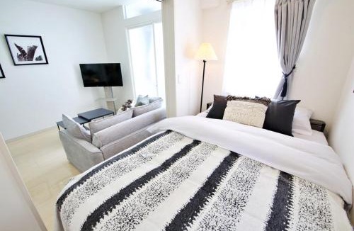 Toyama Apartment | Green Gables B棟 108