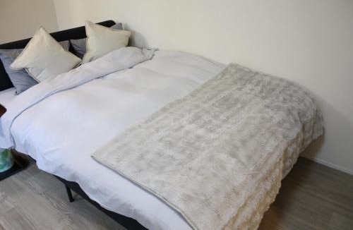 Urayasu Apartment | Jasmine House
