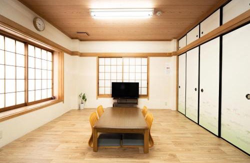 Higashiyotsugi Apartment | Yotsugi House 2nd Floor - Prime Location Near Asakusa and Skytree