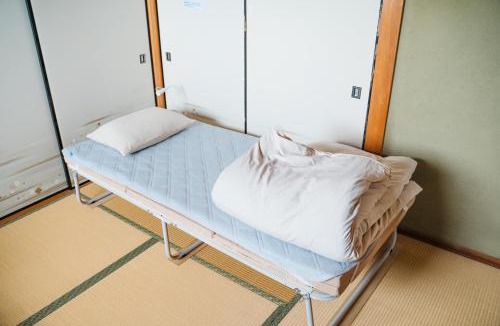 Hoshinooka Hostel | 木の家ゲストハウス松山ドミトリー館