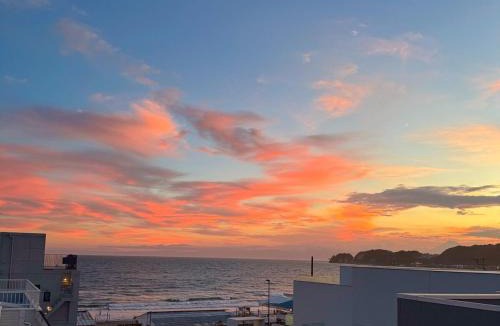 Kotsubo Villa | 新設プライベートひのきサウナ 1棟貸切ヴィラ 海遊びと屋上夕陽 車2台無料駐車場 11時アウト