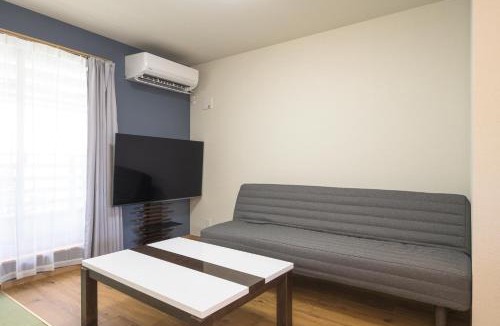 Haneda Apartment | 羽田3丁目ホテル 羽田空港10分 最大15名 広々85平米 3LDK 駐車場あり 日本製家電完備 wifi無料