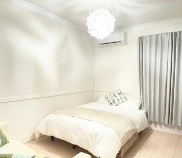 Chinatown Apartment | homey I 横浜中華街の中に位置する120平米一戸建まるごと貸切 I ダブルサイズ寝具8台最大16人 I 元町中華街駅徒歩3分