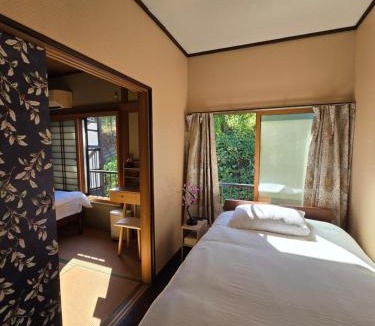 Sendagaya Apartment | Yoyogi Station 5min 2F Private House 8 Beds Near Shinjuku Baby Cot