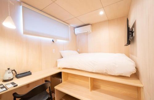 Iida Hotel | raw 白馬唯一屋上露天を独り占めできるデザインコンテナホテル