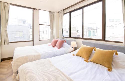 Azumabashi Apartment | 花火の見える宿Meee Asakusa3F4F 浅草徒歩3分 140平米Max22名 無料駐車場 屋上絶景 渋谷直通