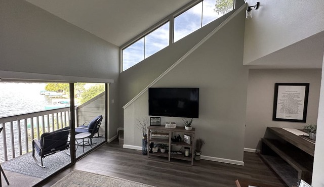 Newly remodeled 2 bedroom condo with beautiful lake view. in Montgomery