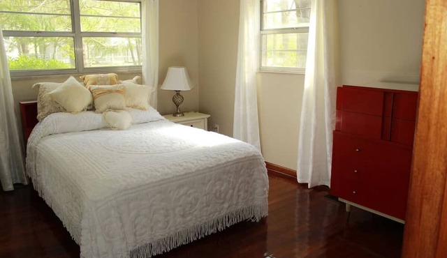 Smoky Mountain River Bungalow in Townsend