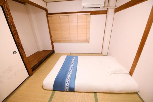 Large Traditional Japanese House Near Osaka Castle 4BR 2 Baths Sleeps 10