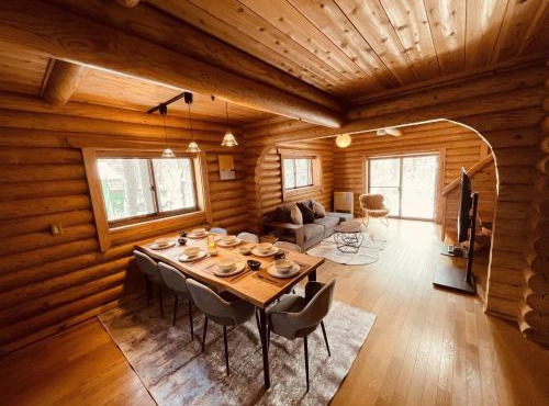 Mountain Stream Log Cabin - Vacation STAY 31783v