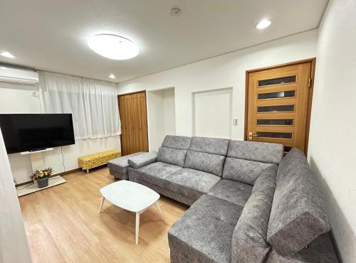 Near Asakusa, 5-min from Station, 5BR 150 square meters House, Near Skytree
