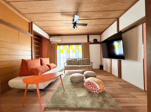 Cozy Private House, 3BR, 5Double Beds, 75inchTV, Free Parking, Tokyo Disney Land, Makuhari, Quiet, Vintage House Cortile of HIMAWARI