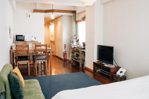 Tipy records inn room